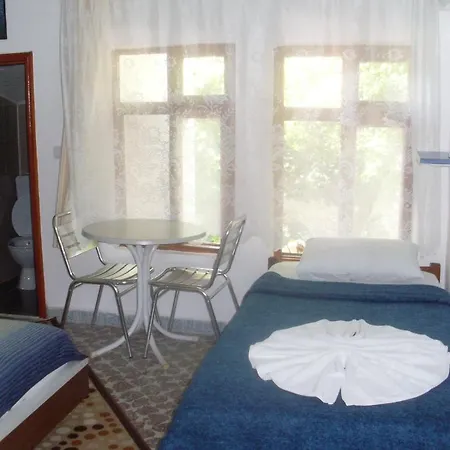 Onder Country house *