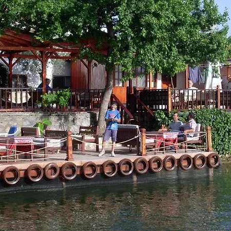 Onder Casă la țară