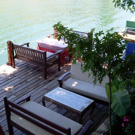 Onder Country house